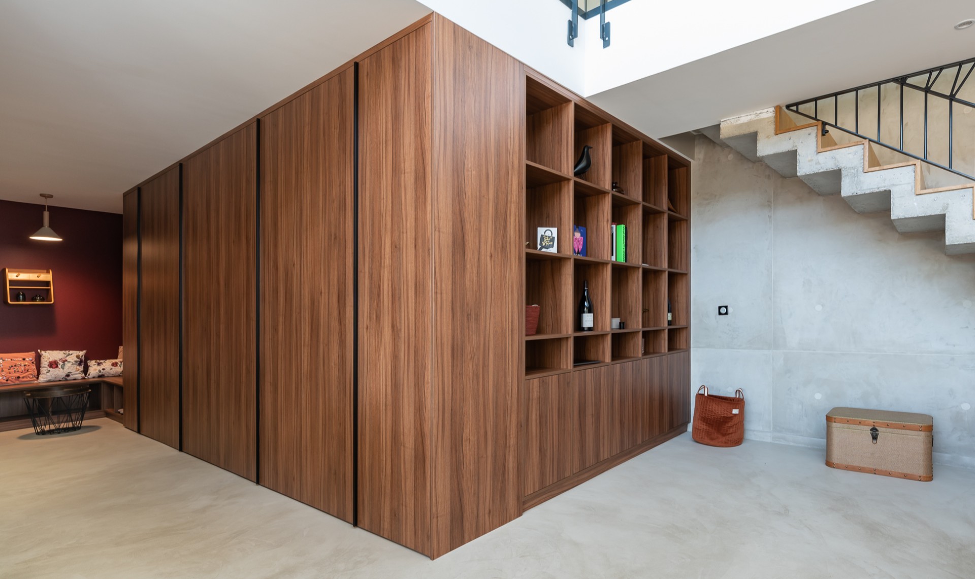 Meuble emblématique du salon, la bibliothèque est aujourd'hui capable d'investir toutes les pièces de la maison !