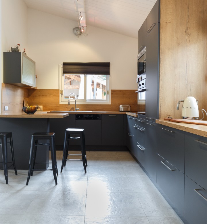 Une cuisine bois et graphite