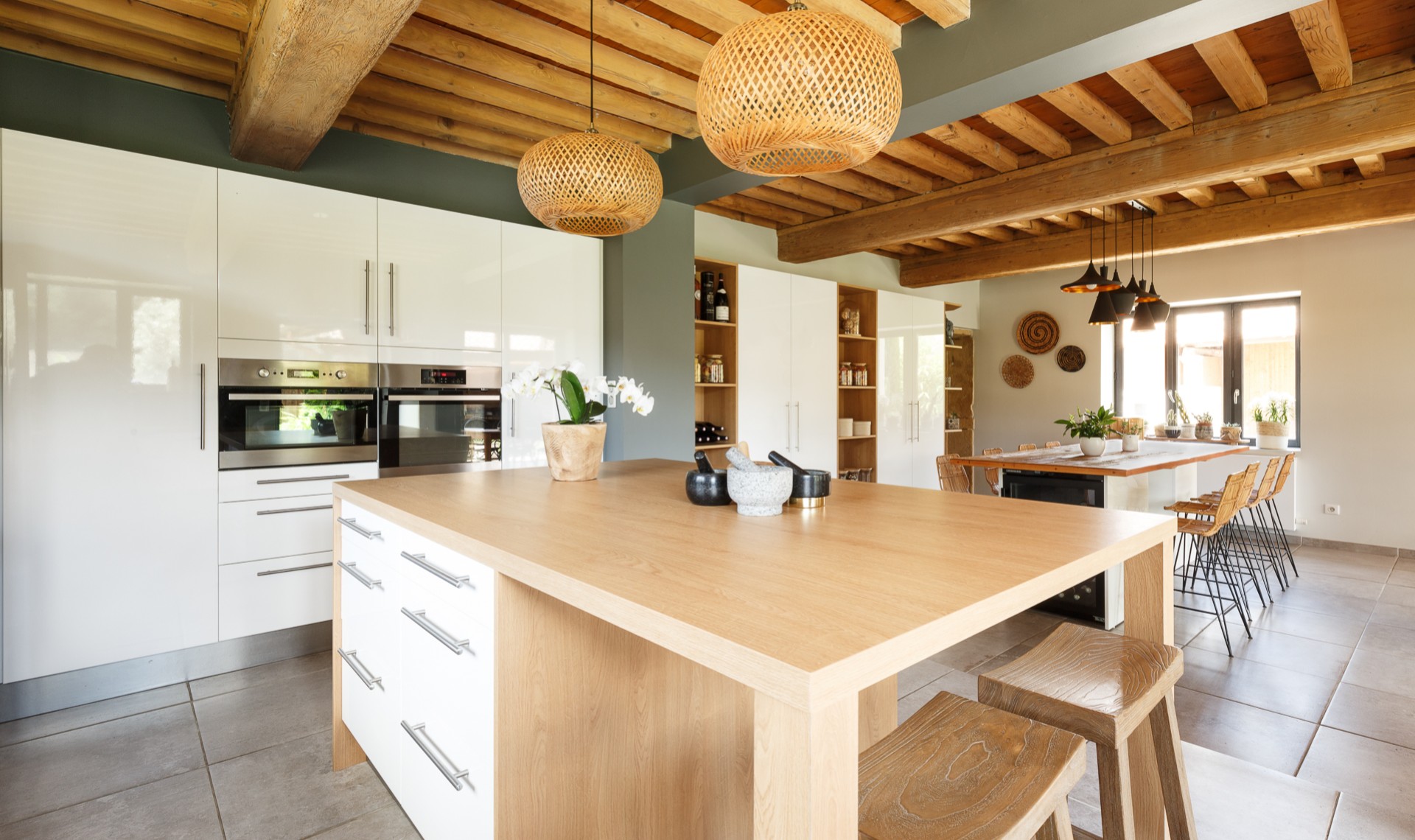 L'élégance indémodable blanc &  bois